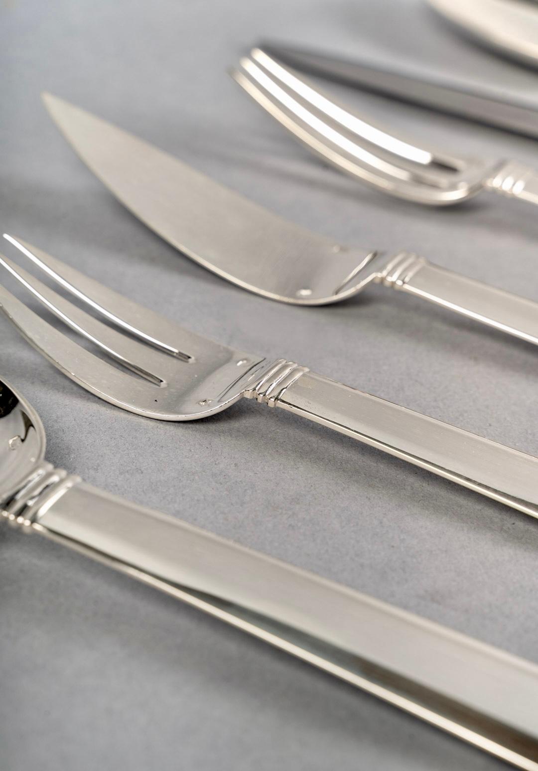 1924 Jean Puiforcat, Cutlery Flatware Set Bayonne Sterling Silver, 64 Pieces In Excellent Condition In Boulogne Billancourt, FR
