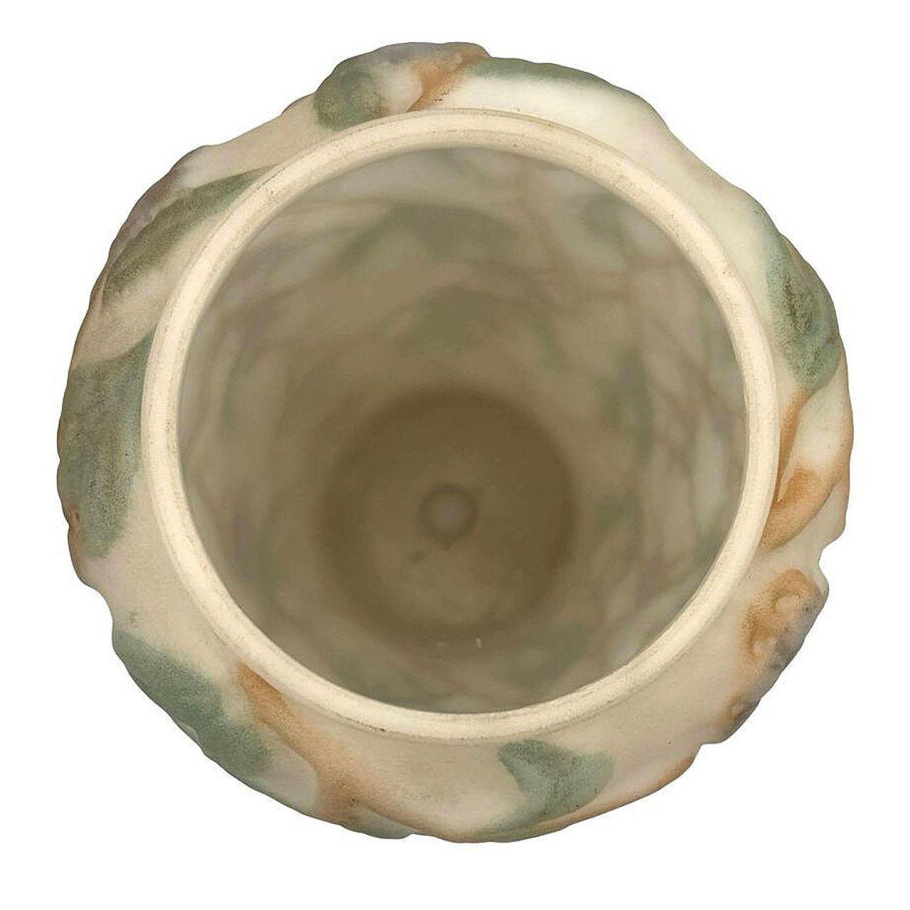 1924 Phoenix Consolidated Satin Glas Lampe Vase Basis mit Weinblättern Floral (amerikanisch) im Angebot