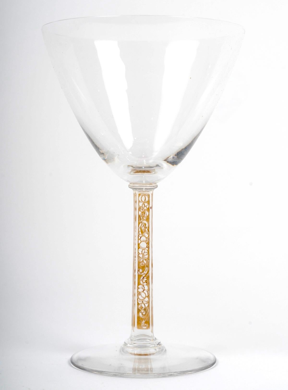 1924 René Lalique 18 Phalsbourg Gläser Glas mit Sepia Patina (Geformt) im Angebot