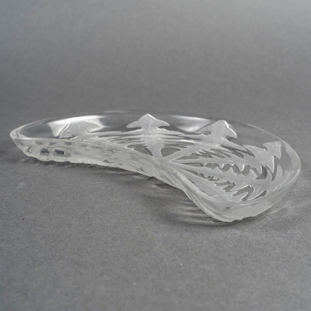 1924 Rene Lalique - 6 Platos de Ensalada Medialuna Pissenlit Vidrio Diente de León en Bueno estado para la venta en Boulogne Billancourt, FR