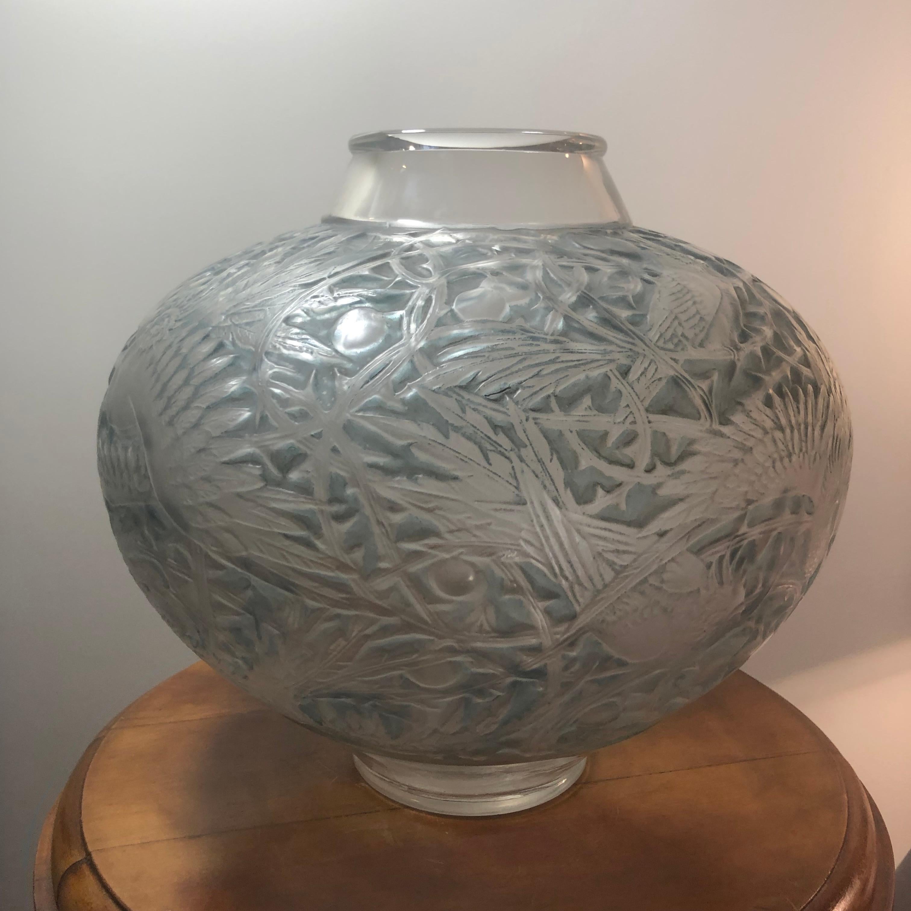Art Deco 1924 Rene Lalique Aras Vase Frosted Glass Blue Stain, Parrots