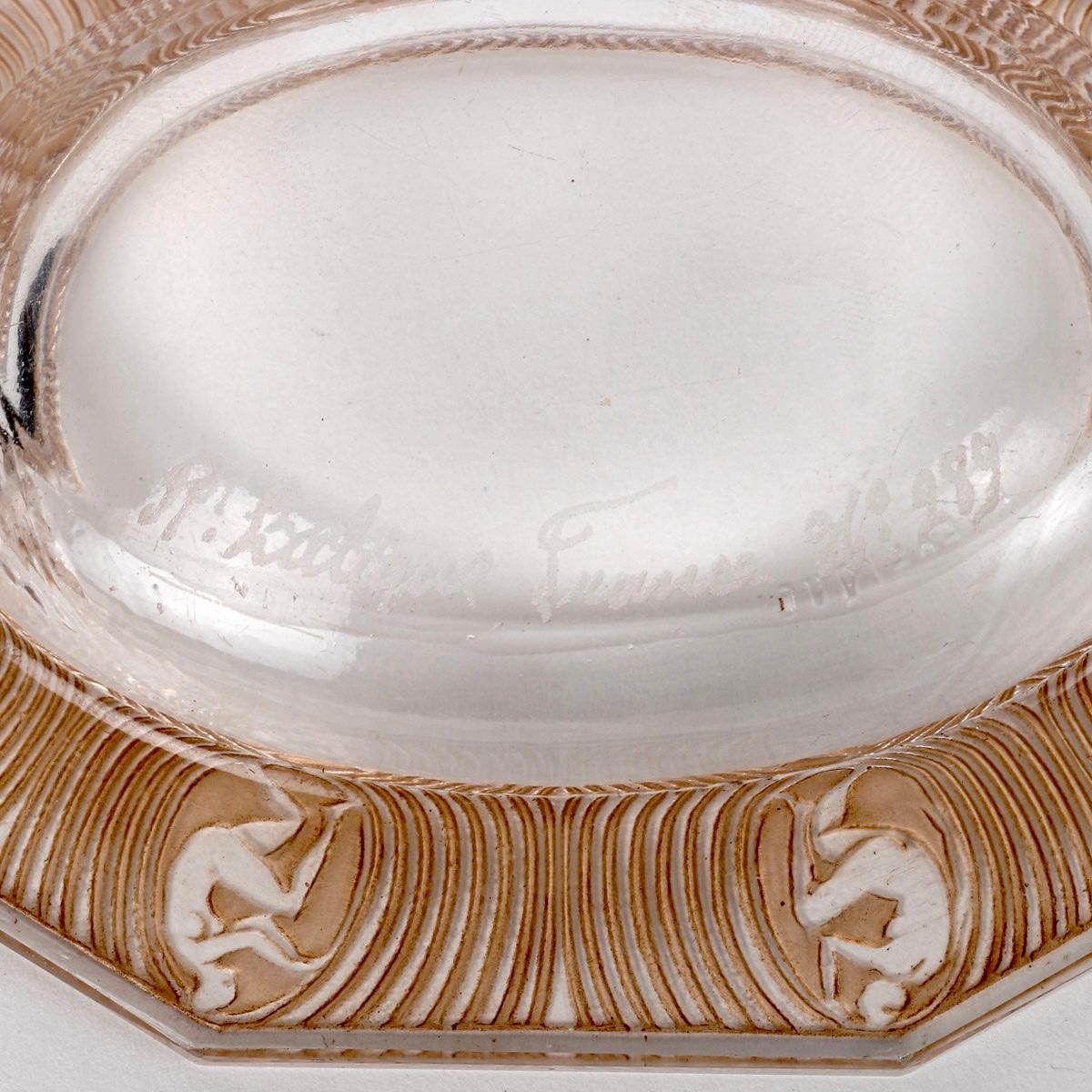 Art Deco 1924 René Lalique, Ashtray Alice Clear Glass with Sepia Patina For Sale