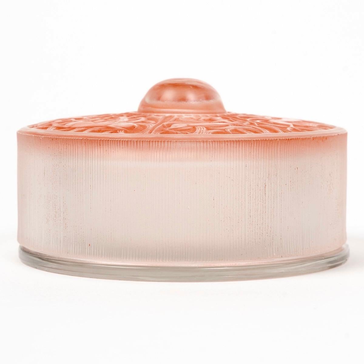 Molded 1924 René Lalique, Box Jar Chantilly Frosted Glass with Pinky Sepia Patina For Sale
