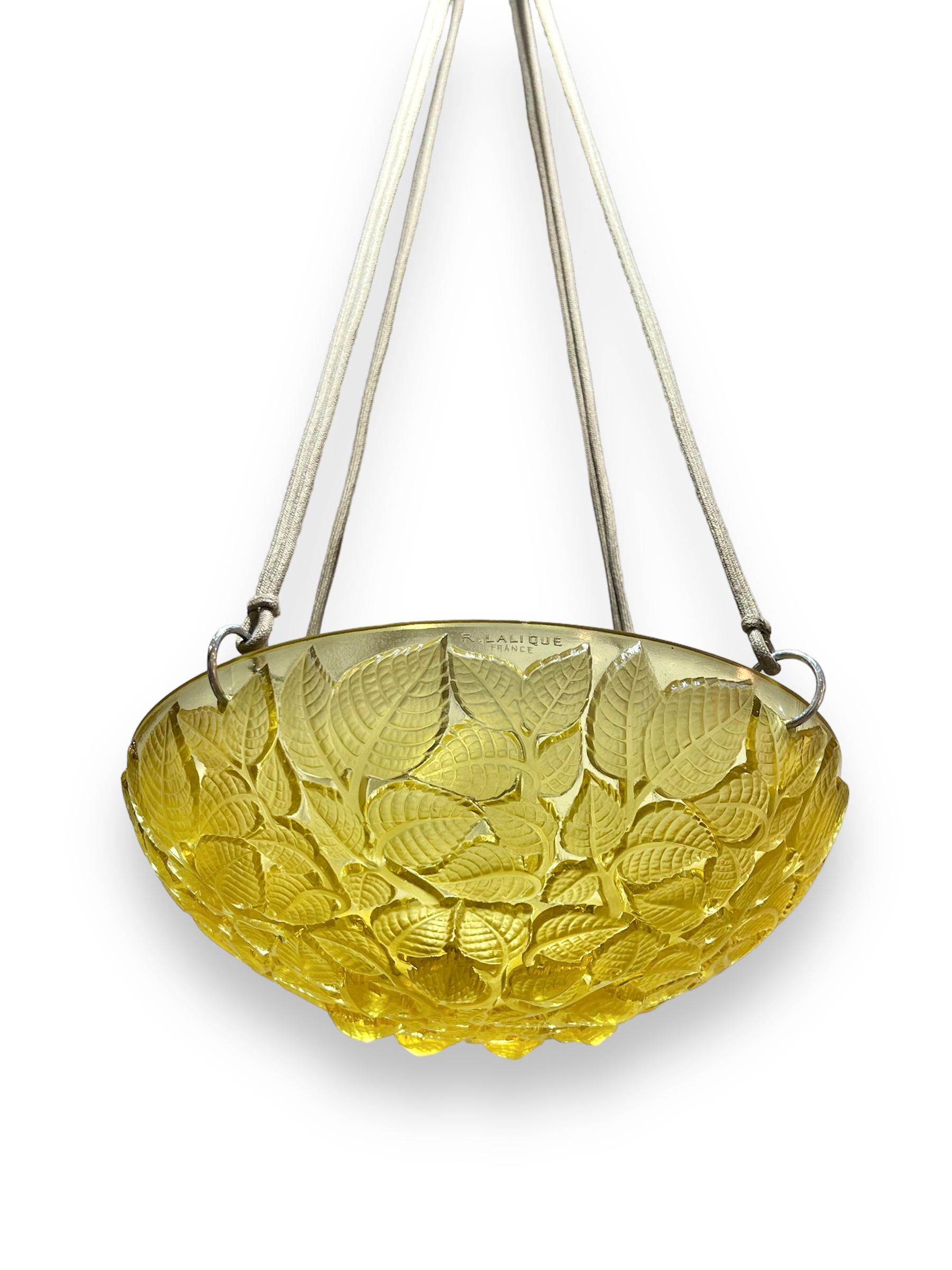 French 1924 René Lalique - Ceiling Fixture Light Chandelier Charmes Yellow Glass For Sale
