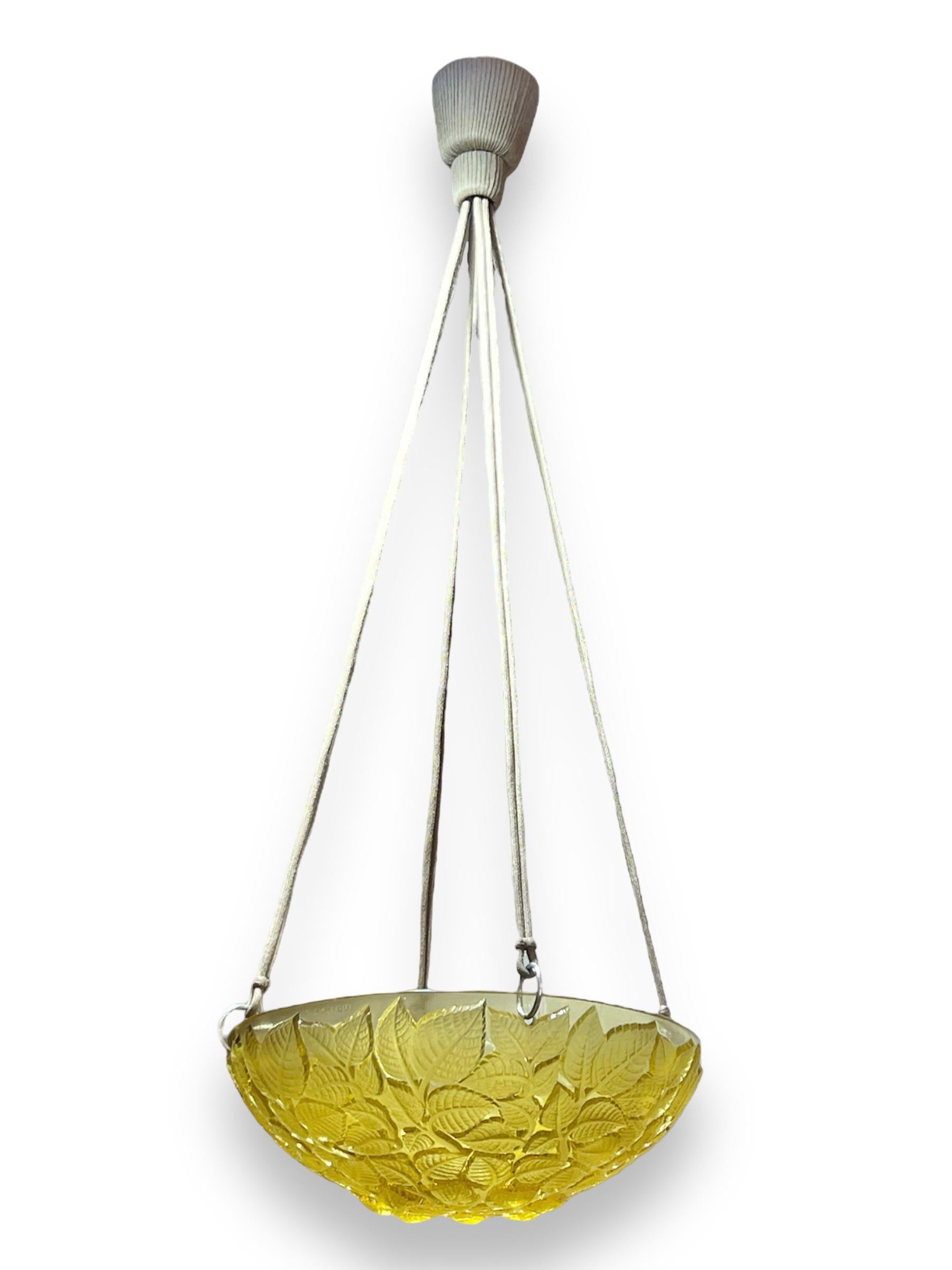 Molded 1924 René Lalique - Ceiling Fixture Light Chandelier Charmes Yellow Glass For Sale