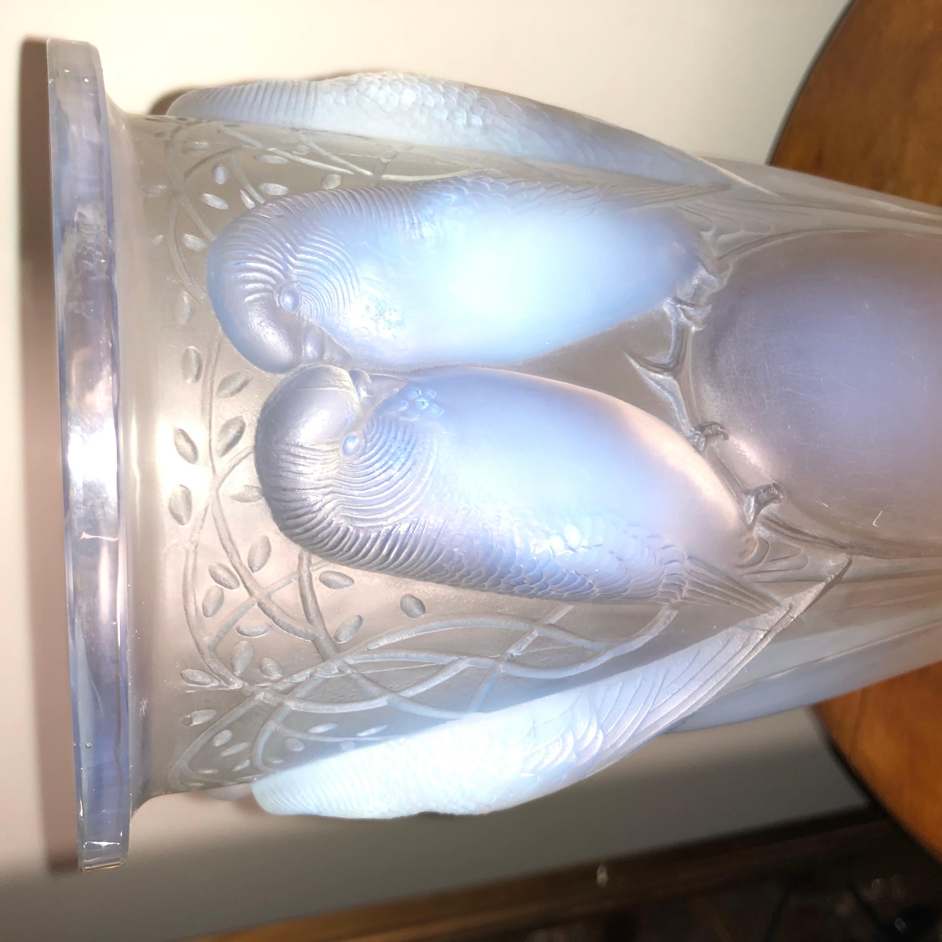 French 1924 René Lalique Ceylan Vase in Opalescent Glass, Parrots