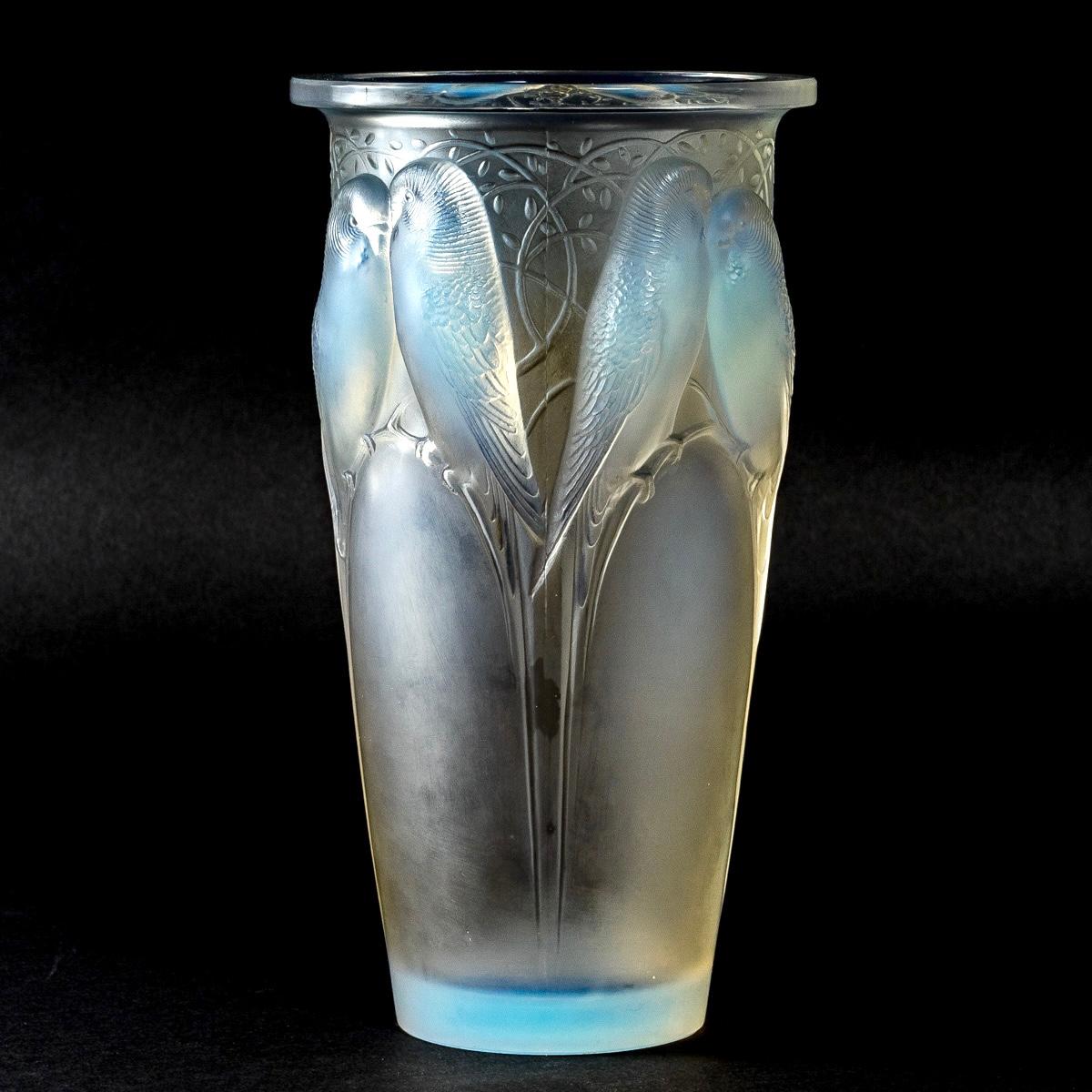 French 1924 René Lalique Ceylan Vase in Opalescent Glass, Parrots