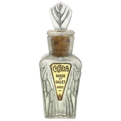 1924 Rene Lalique Cigalia Roger & Gallet Flacon de parfum en verre teinté gris