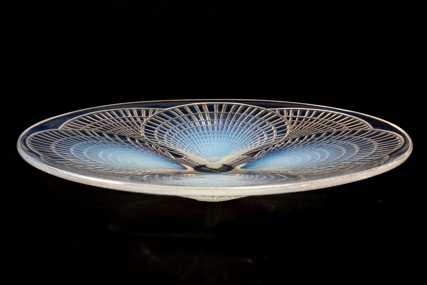 Art Deco 1924 René Lalique Coquilles Opalescent Glass Plate, Shell