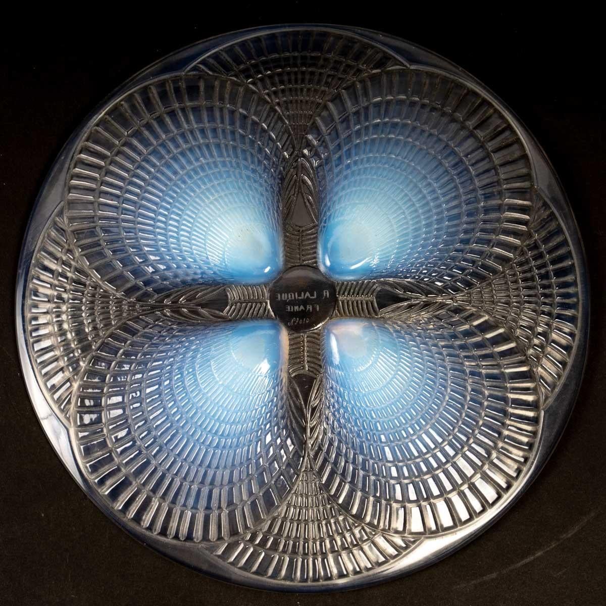 European 1924 René Lalique Coquilles Opalescent Glass Plate, Shell