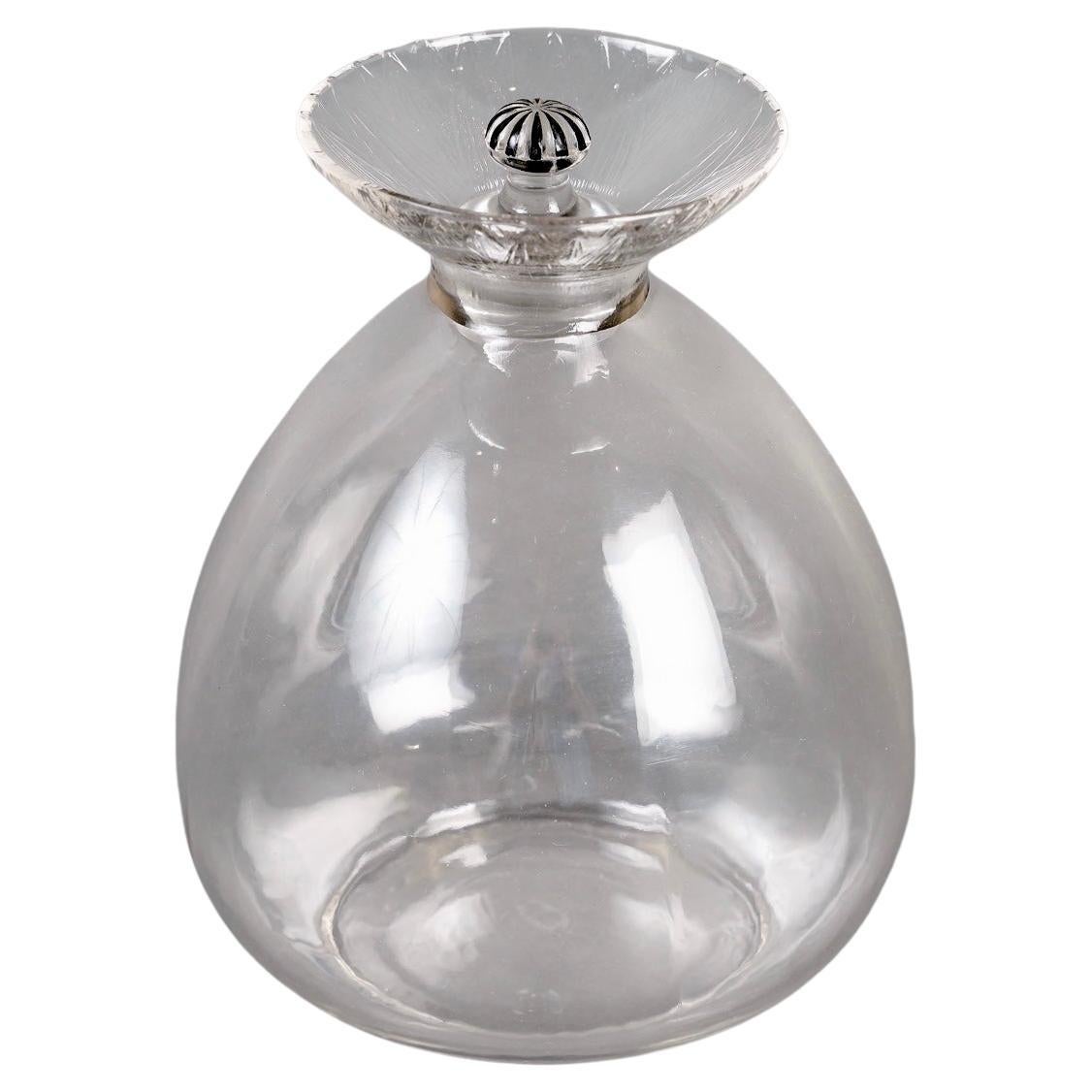 1924 René Lalique - Carafe à décanter Lotus Verre clair avec émail noir