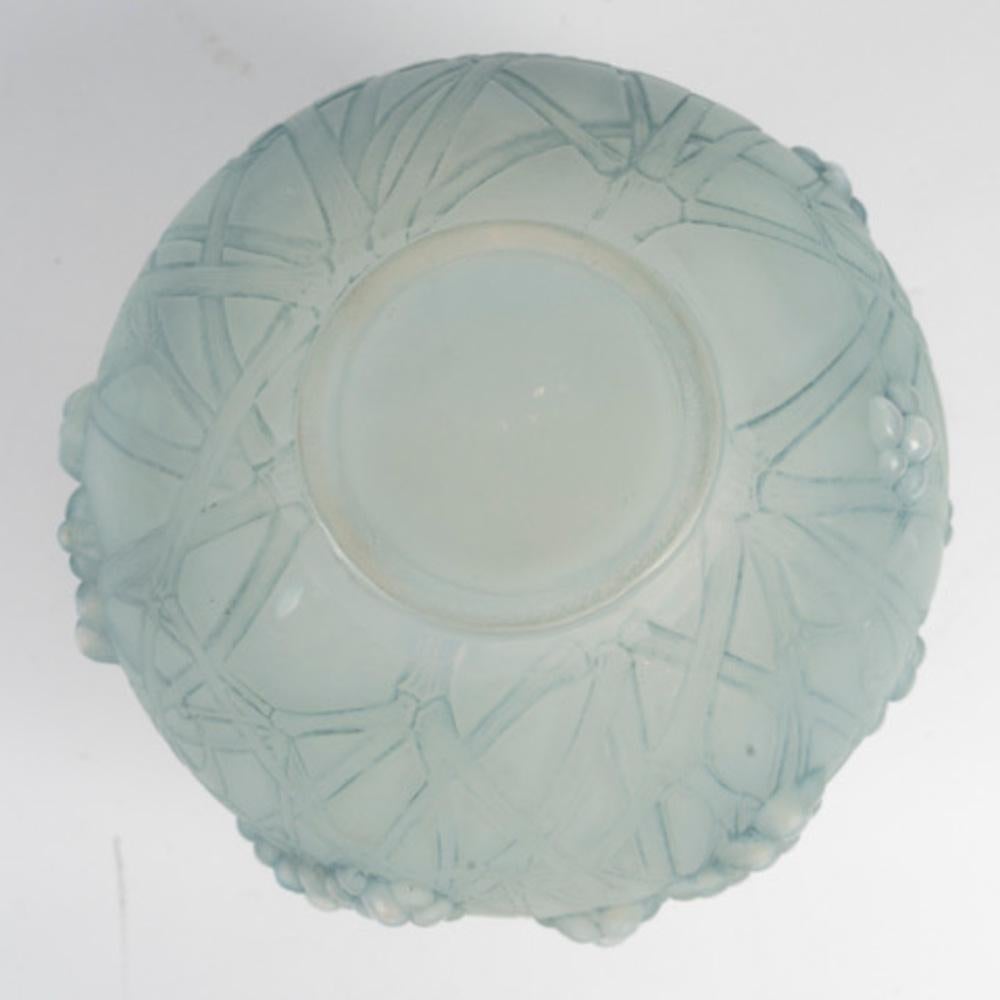 Vetro 1924 René Lalique - “Druid” vase in vendita