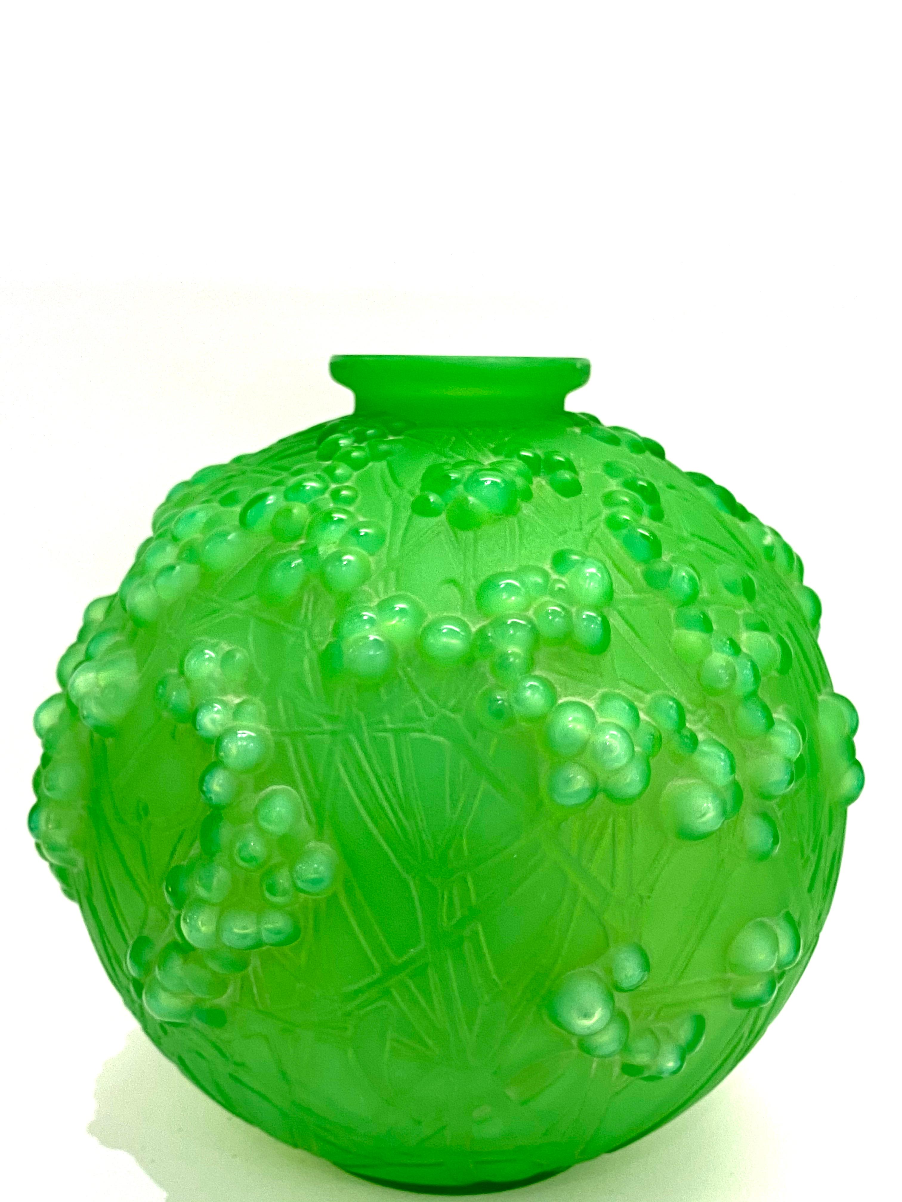 Art Deco 1924 René Lalique Druides Vase in Triple Cased Jade Green Glass Mistletoe