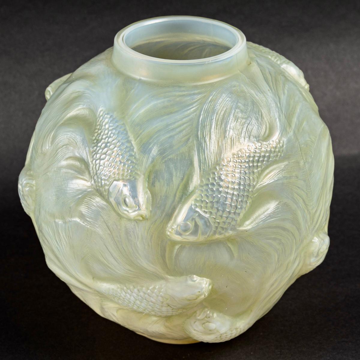 Art Deco 1924 Rene Lalique Formose Vase Double Cased Opalescent Glass Lime Green Patina
