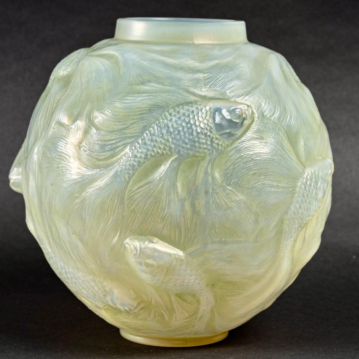 French 1924 Rene Lalique Formose Vase Double Cased Opalescent Glass Lime Green Patina