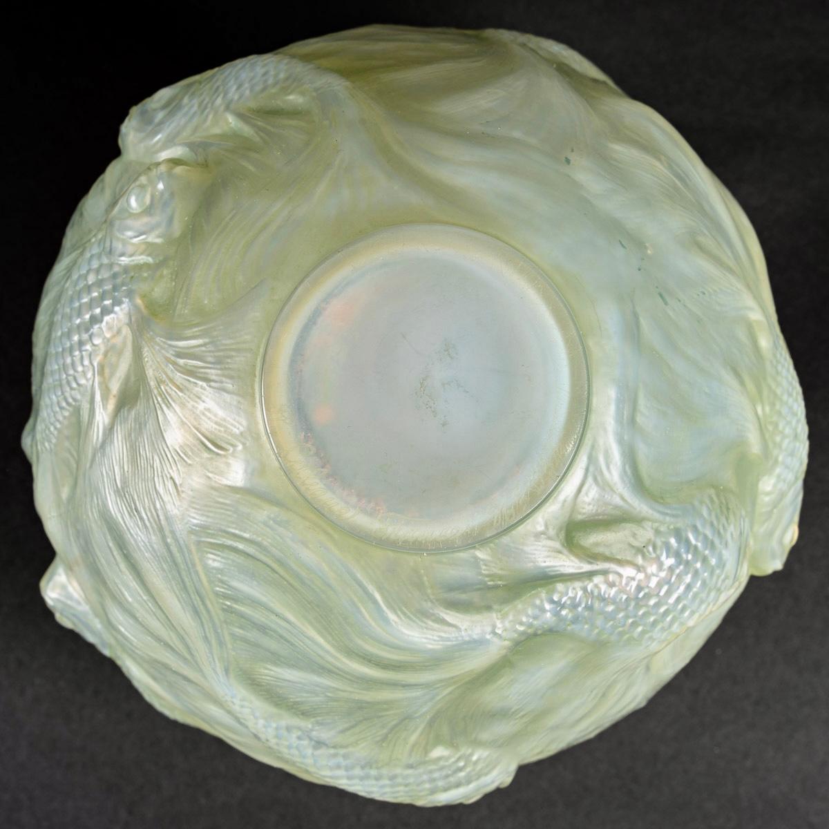 Early 20th Century 1924 Rene Lalique Formose Vase Double Cased Opalescent Glass Lime Green Patina