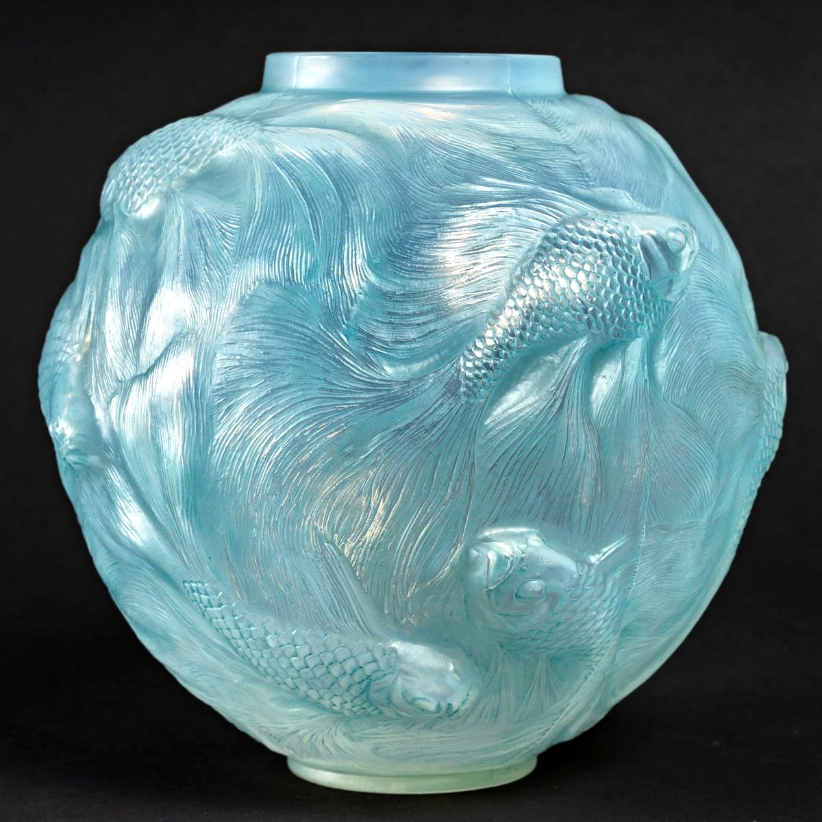 Molded 1924 Rene Lalique Formose Vase in Double Cased Opalescent Glass with Blue Stain