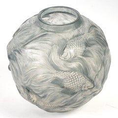 1924 René Lalique Formose Vase in Frosted Glass with Blue Patina, Fishes