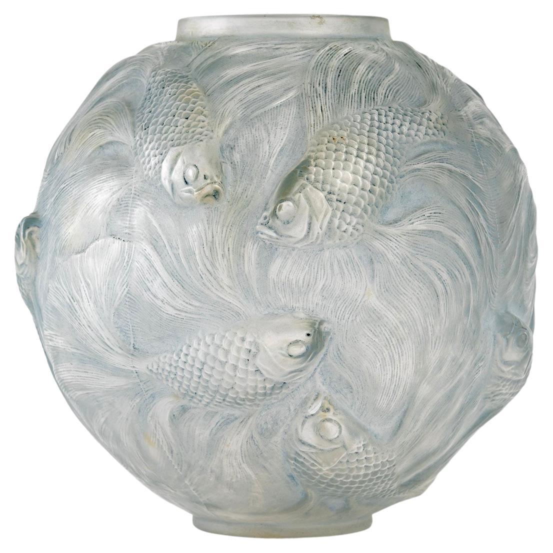 1924 René Lalique Formose Vase in Frosted Glass with Blue Patina, Fishes