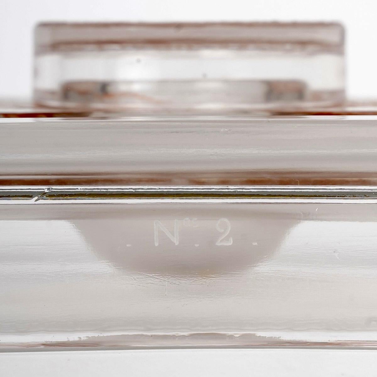 Early 20th Century 1924 René Lalique - Inkwell Colbert Glass With Sepia Patina - N°2/50 For Sale
