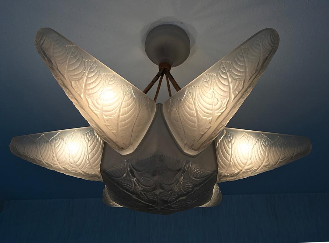 Art Deco 1924 Rene Lalique Noisetier Chandelier Leaves Pattern in Clear and Frosted Glass