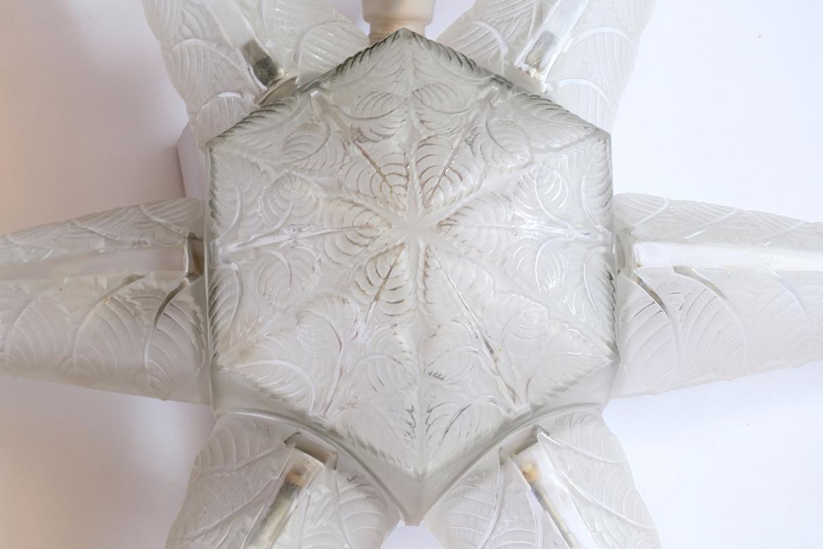 French 1924 Rene Lalique Noisetier Chandelier Leaves Pattern in Clear and Frosted Glass