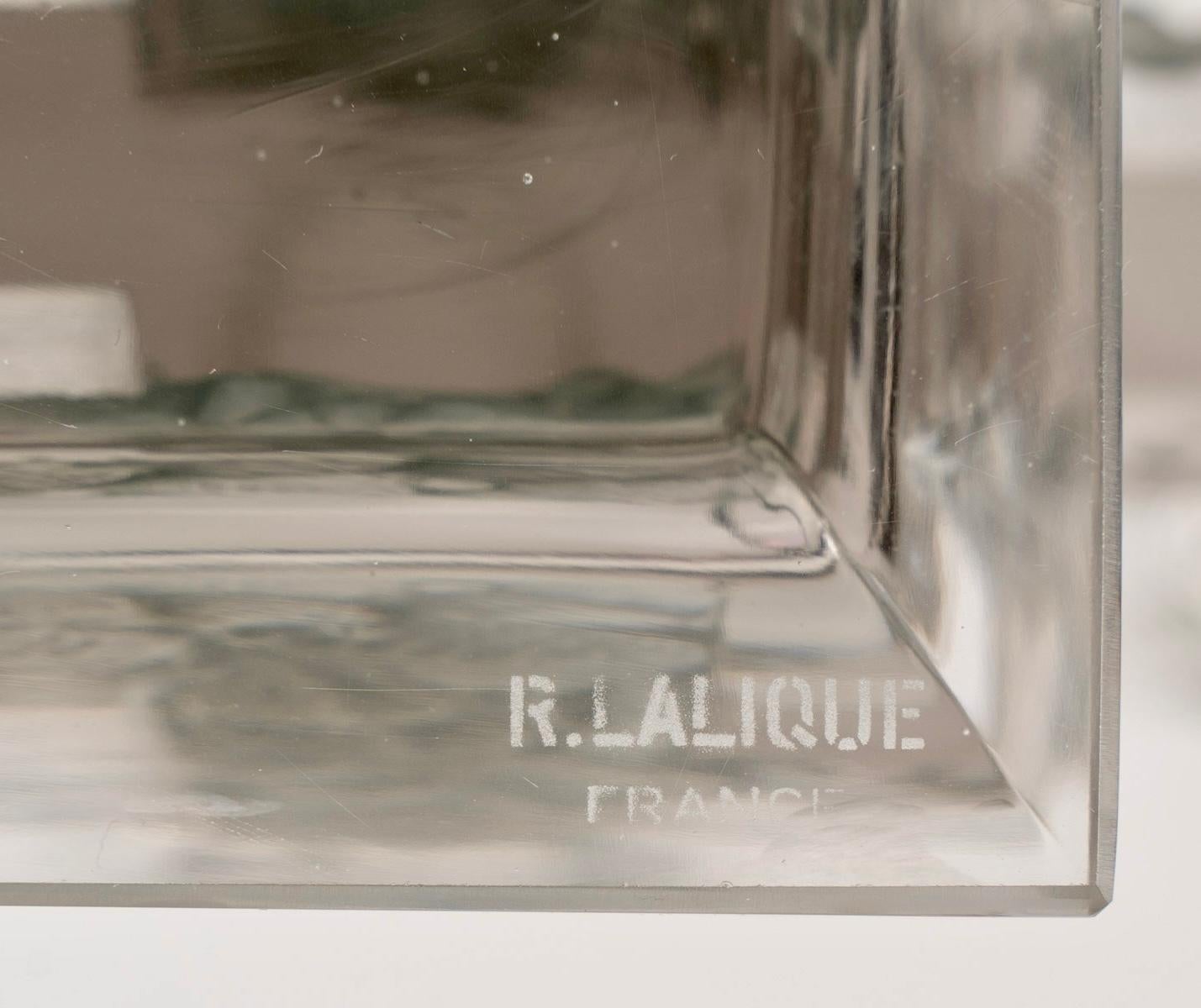 1924 René Lalique - Paar Kandelaber Sorbier Glas mit Patina (Geformt) im Angebot