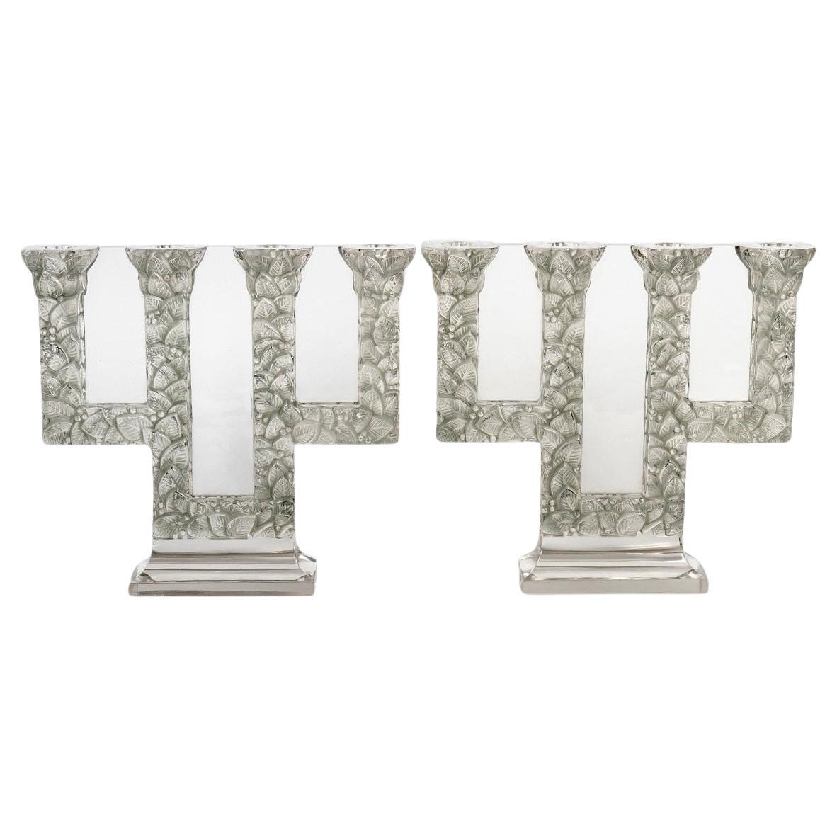 1924 René Lalique - Coppia di candelabri in vetro Sorbier con patina