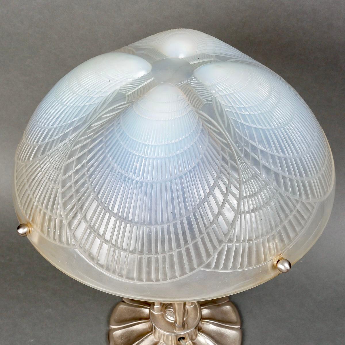 Molded 1924 René Lalique - Pair Of Lamps Coquilles Opalescent Glass & Nickeled Bronze For Sale