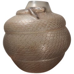 1924 René Lalique Schlangenvase aus Milchglas mit Sepia-Patina:: Schlange