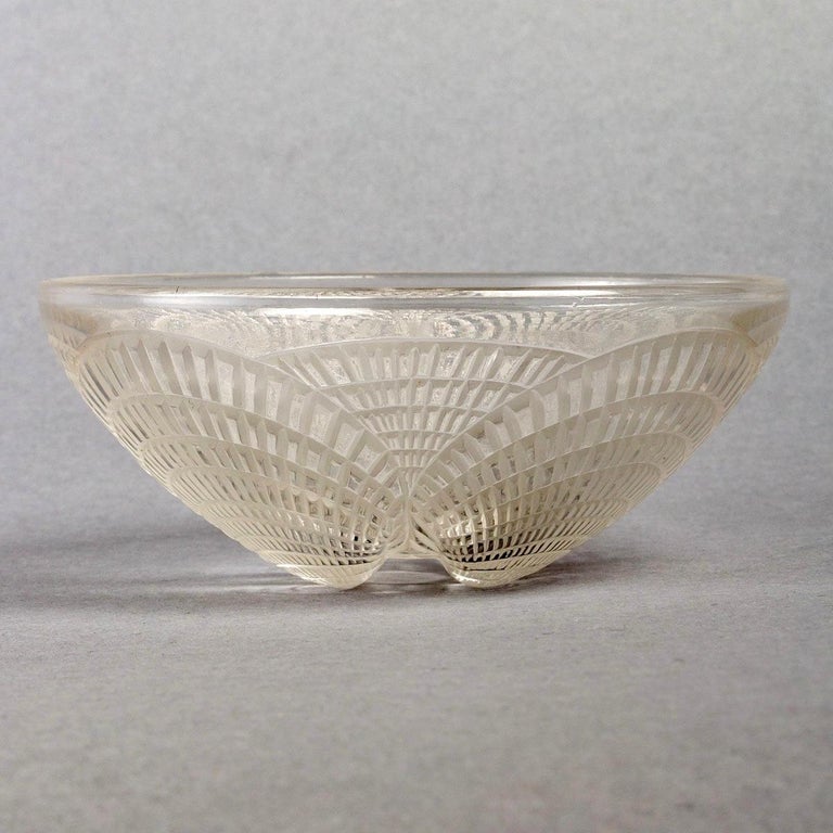 French 1924 René Lalique Set of 12 Glass Coquilles Hand Bowls, Shells Design