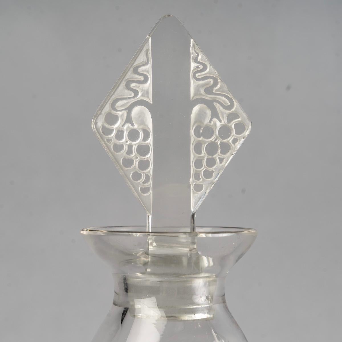 1924 René Lalique, Set of Tablewares Glasses Savergne Clear Glass, 34 Pieces For Sale 1