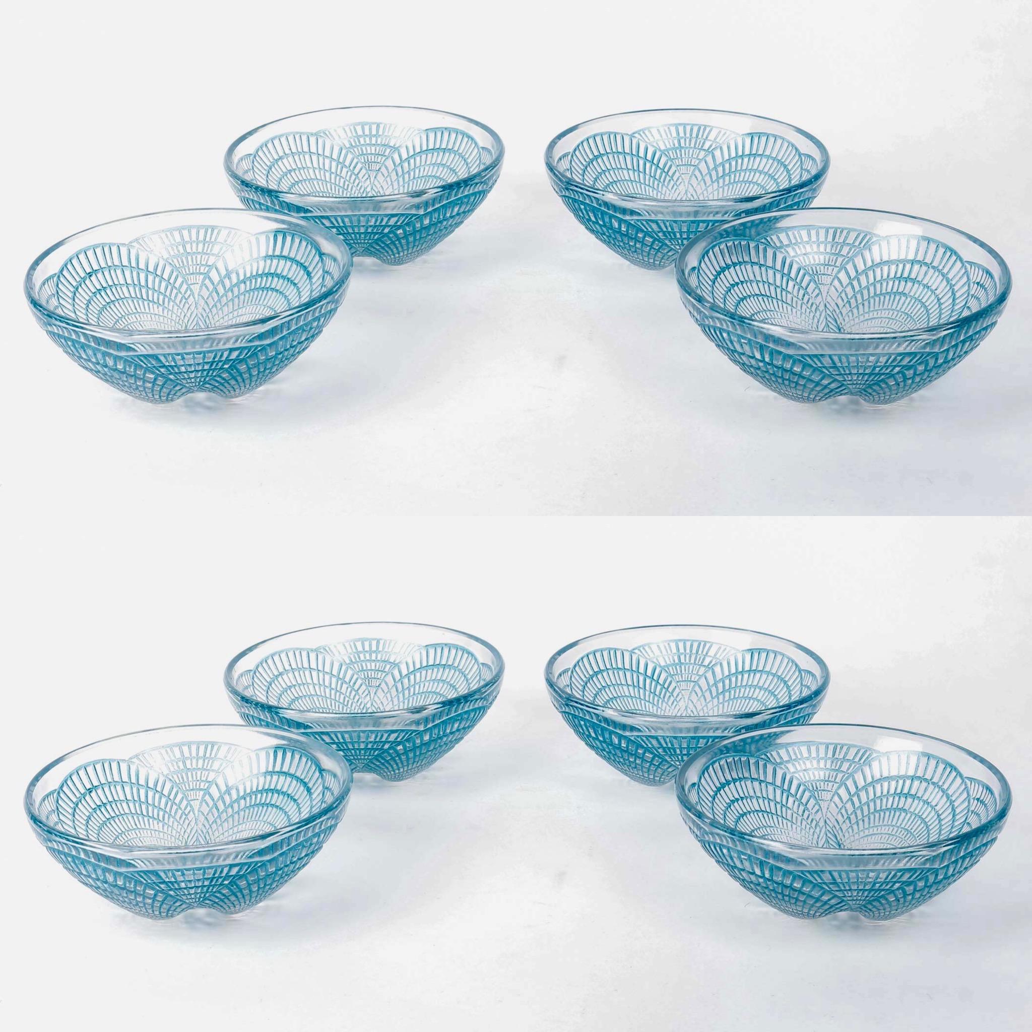 1924 René Lalique - Tafelgeschirr Schalen Coquilles Muscheln Glas mit blauer Patina  (Art déco) im Angebot