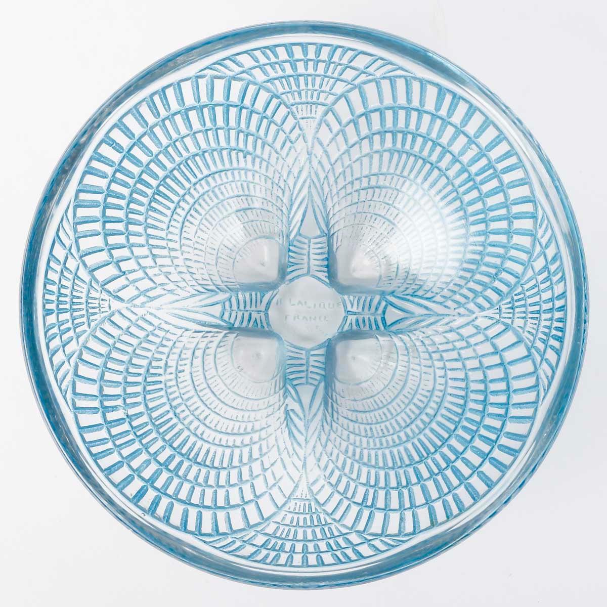 1924 René Lalique - Tablewares Bowls Coquilles Shells Glass With Blue Patina  In Good Condition For Sale In Boulogne Billancourt, FR