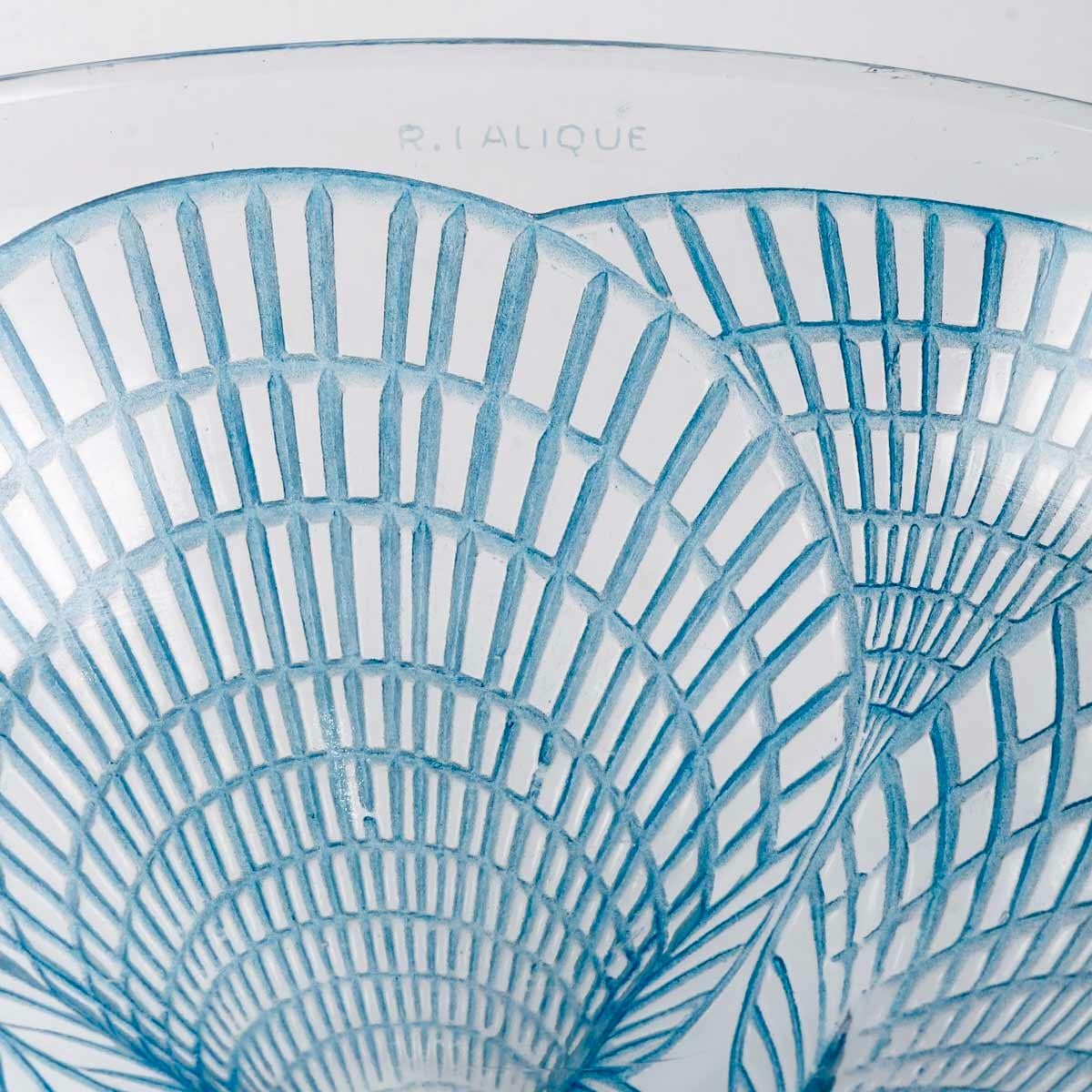 1924 René Lalique - Tafelgeschirr Teller Schale Coquilles Muscheln Glas Blau Patina (Französisch) im Angebot