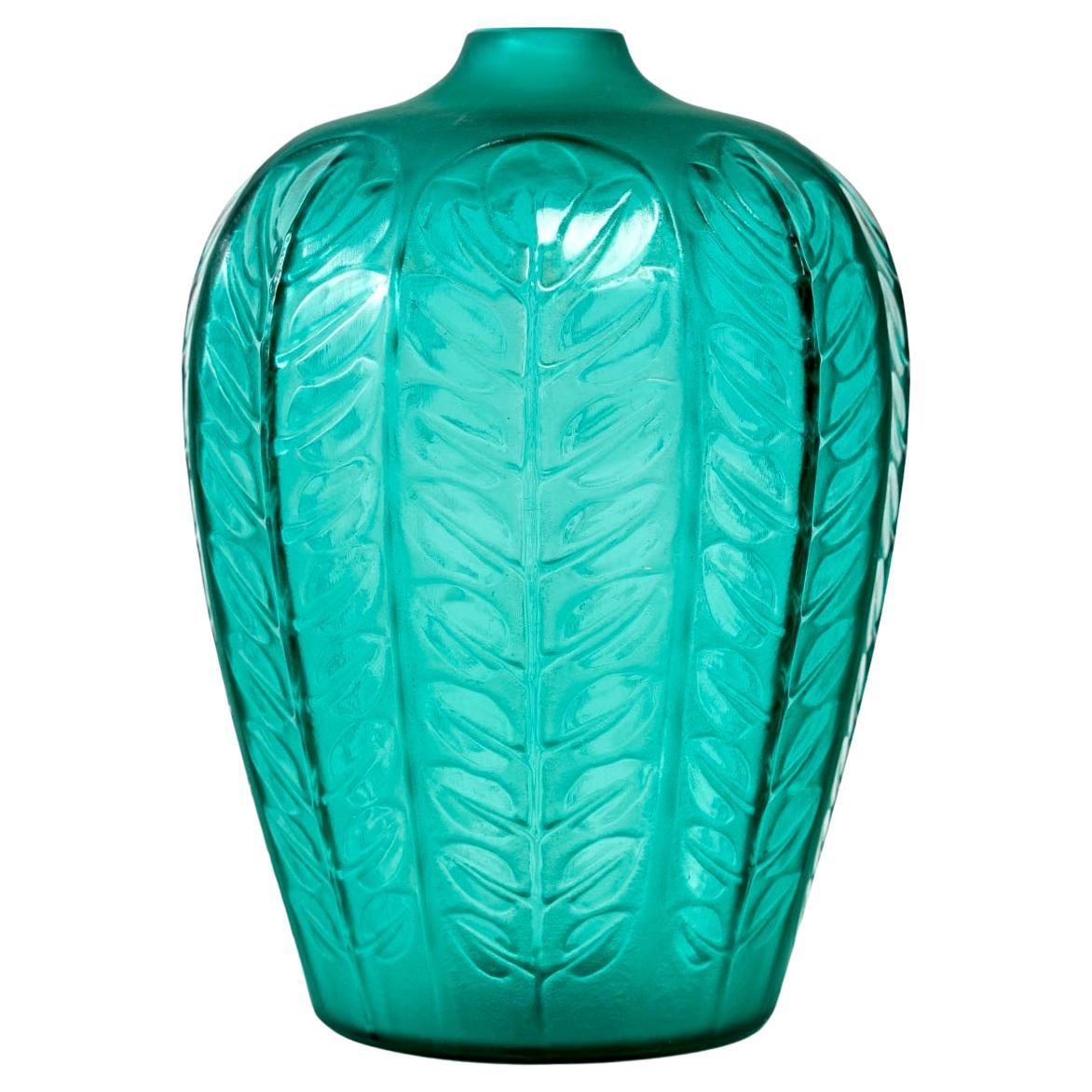 1924 Rene Lalique Formose Vase in Double Cased Opalescent Glass with