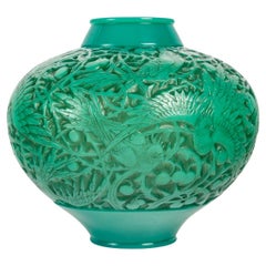 Antique 1924 René Lalique - Vase Aras Cased Jade Green Glass With Grey Patina Parrots