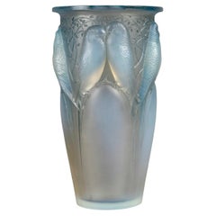 1924 René Lalique - Vase Ceylan Opalescent Glass With Blue Patina