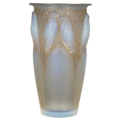 1924 René Lalique - Vase Ceylan Opalescent Glass With Sepia Patina