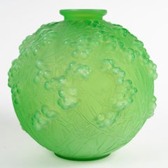 1924 René Lalique - Vase Druide Cased Jade Green Peppermint Glass