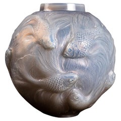 1924 Rene Lalique Vase Formose Agate Glass Cased Grey Opalescent Glass