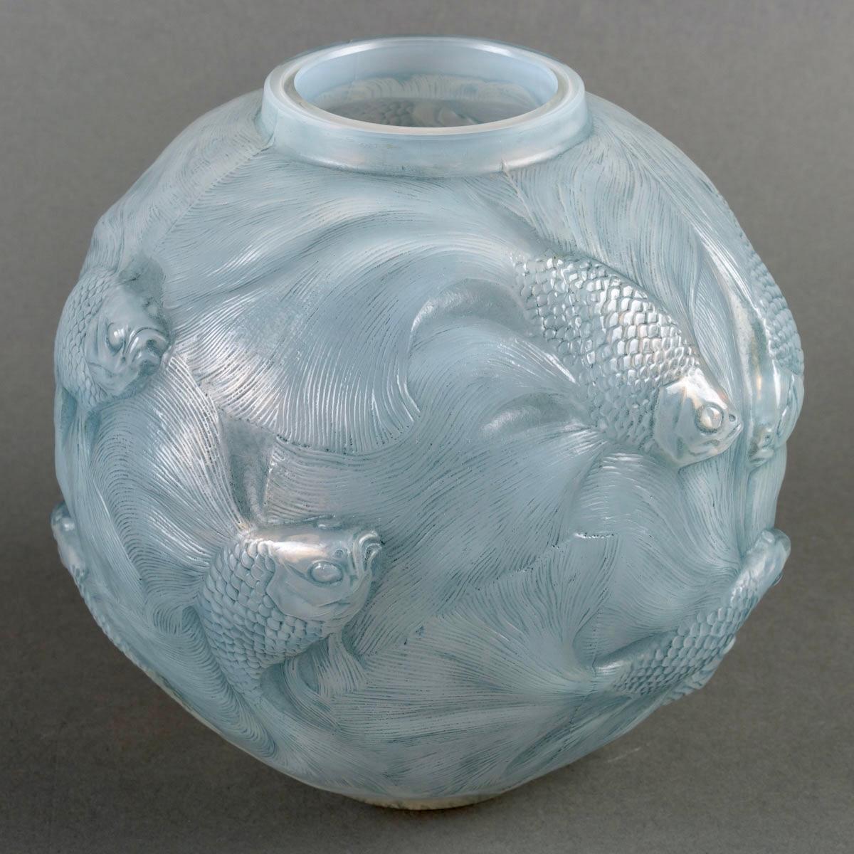 Art Deco 1924 Rene Lalique Vase Formose Cased Opalescent Glass with Blue Patina