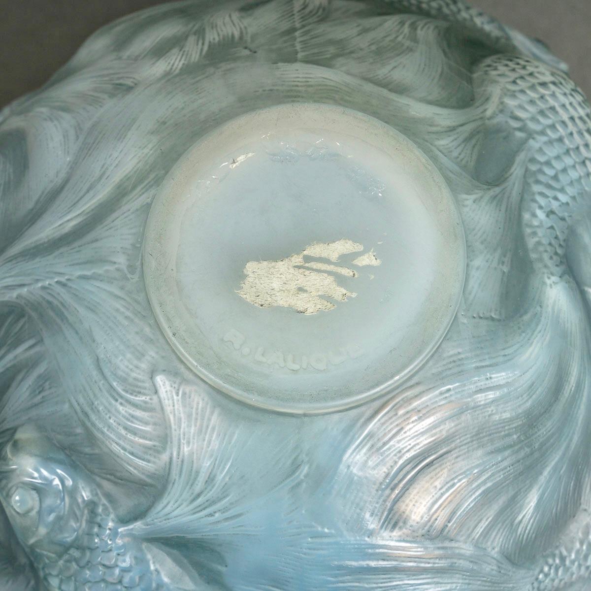 Molded 1924 Rene Lalique Vase Formose Cased Opalescent Glass with Blue Patina For Sale