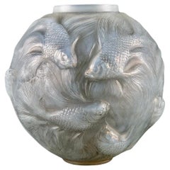 1924 Rene Lalique, Vase Formose Cased Opalescent Glass with Grey Patina