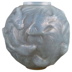 1924 Rene Lalique, Vase Formose Cased Opalescent Glass with Grey Patina