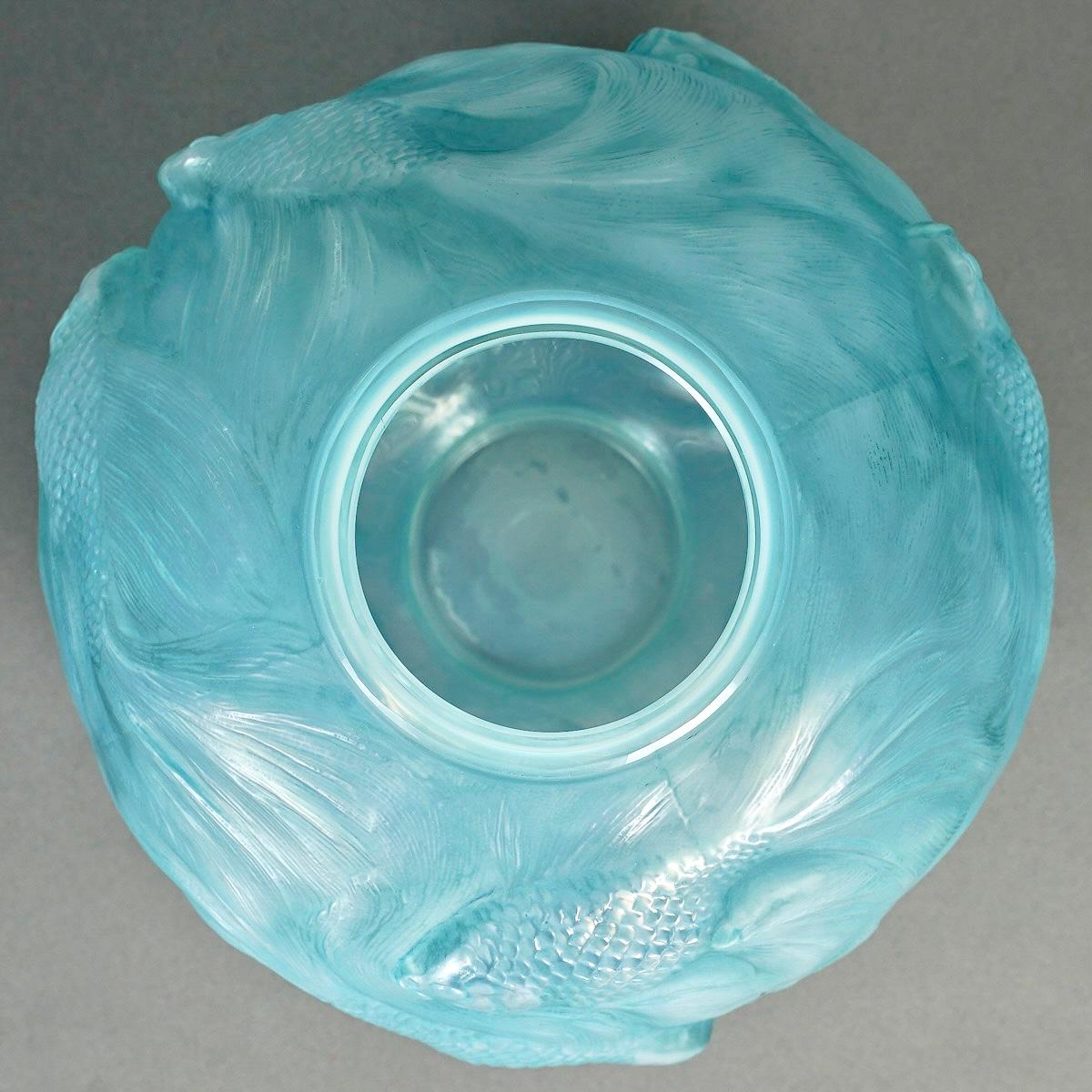 Molded 1924 Rene Lalique Vase Formose Cased Opalescent Glass with Turquoise Blue Patina