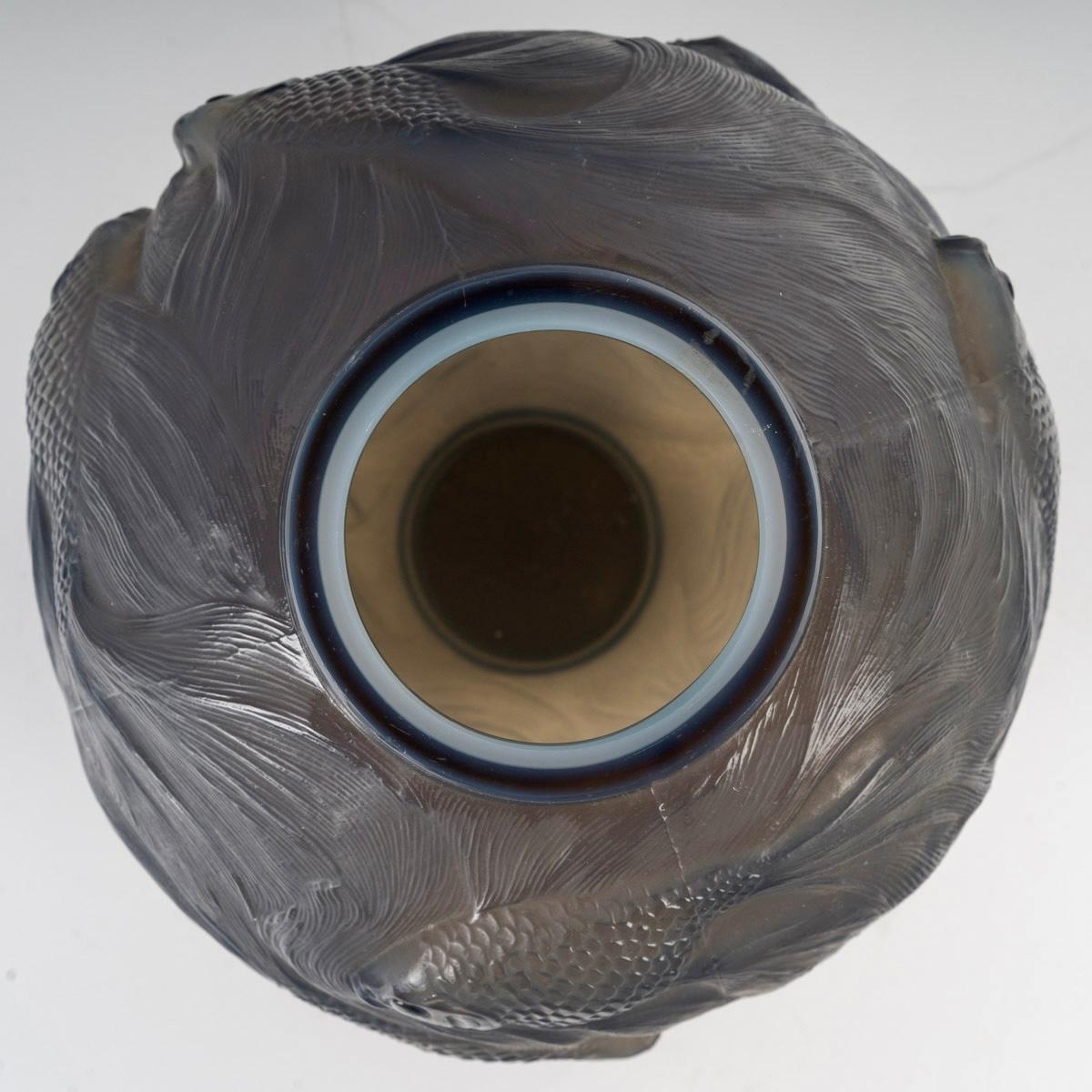 1924 Rene Lalique Jarrón Formose Peces Ágata Vidrio Opalescente Gris Envasado Francés en venta