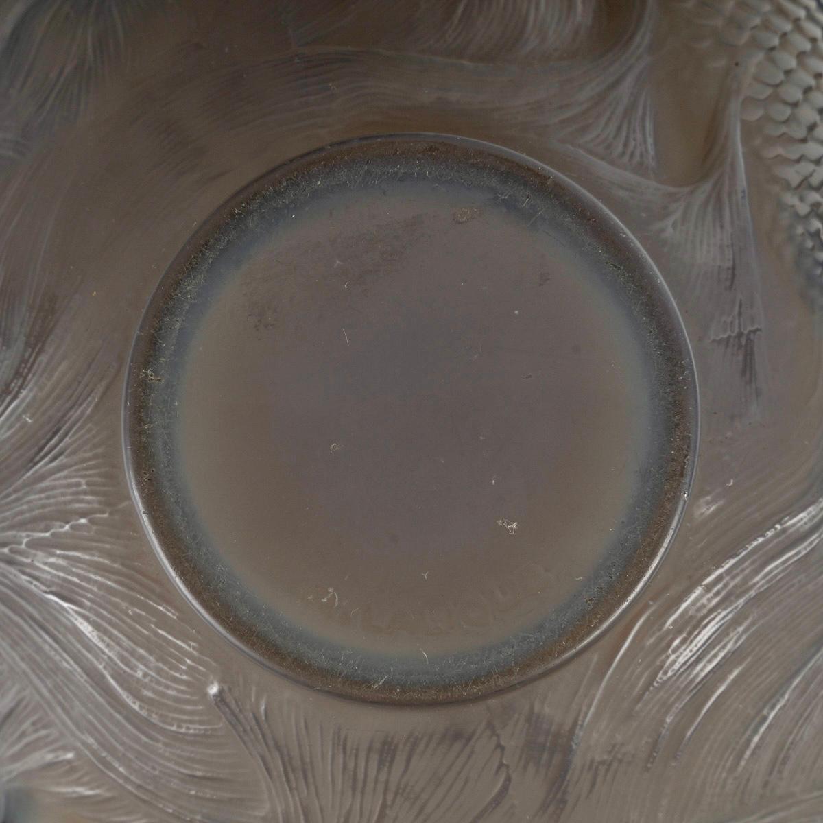 1924 Rene Lalique Jarrón Formose Peces Ágata Vidrio Opalescente Gris Envasado Moldeado en venta