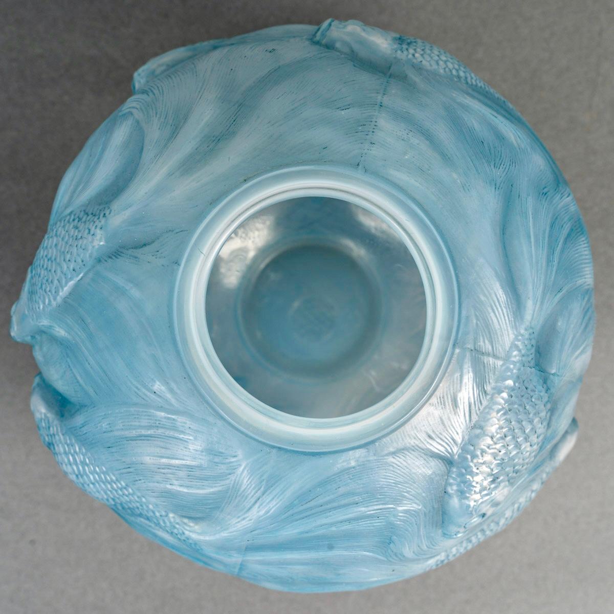 Molded 1924 Rene Lalique Vase Formose Fishes Opalescent Glass with Blue Patina For Sale