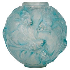 1924 René Lalique Vase Formose Milchglas Blau Patina, Fische